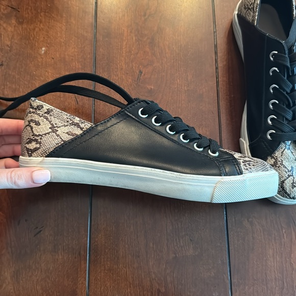 Snakeskin sneakers - Picture 2 of 4